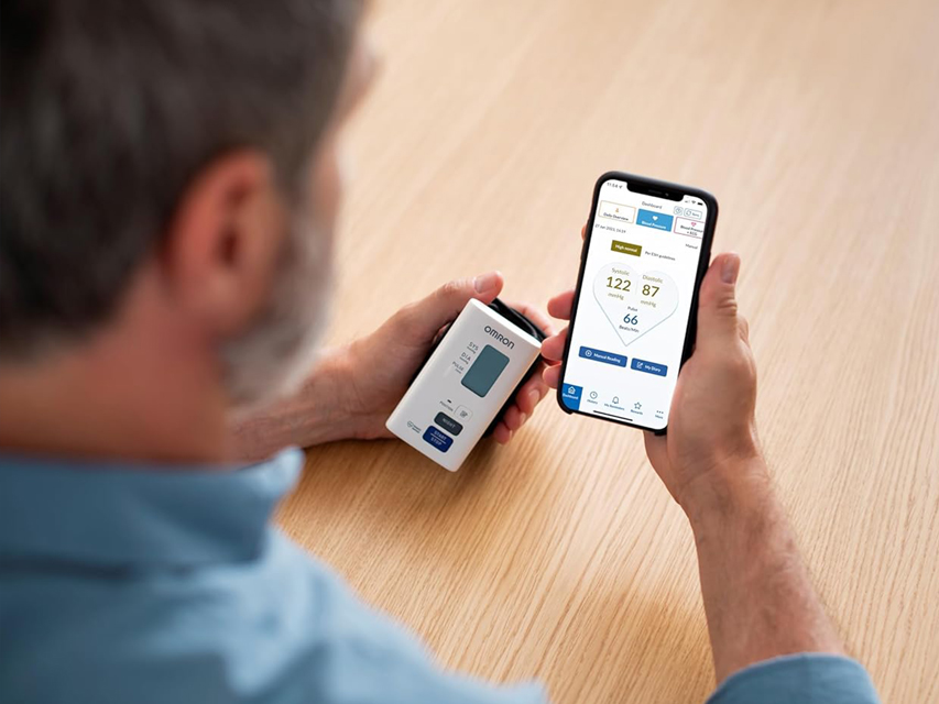 OMRON NIGHTVIEW HEM-9601T-E3 AUTOMATIC WRIST BLOOD PRESSURE MONITOR